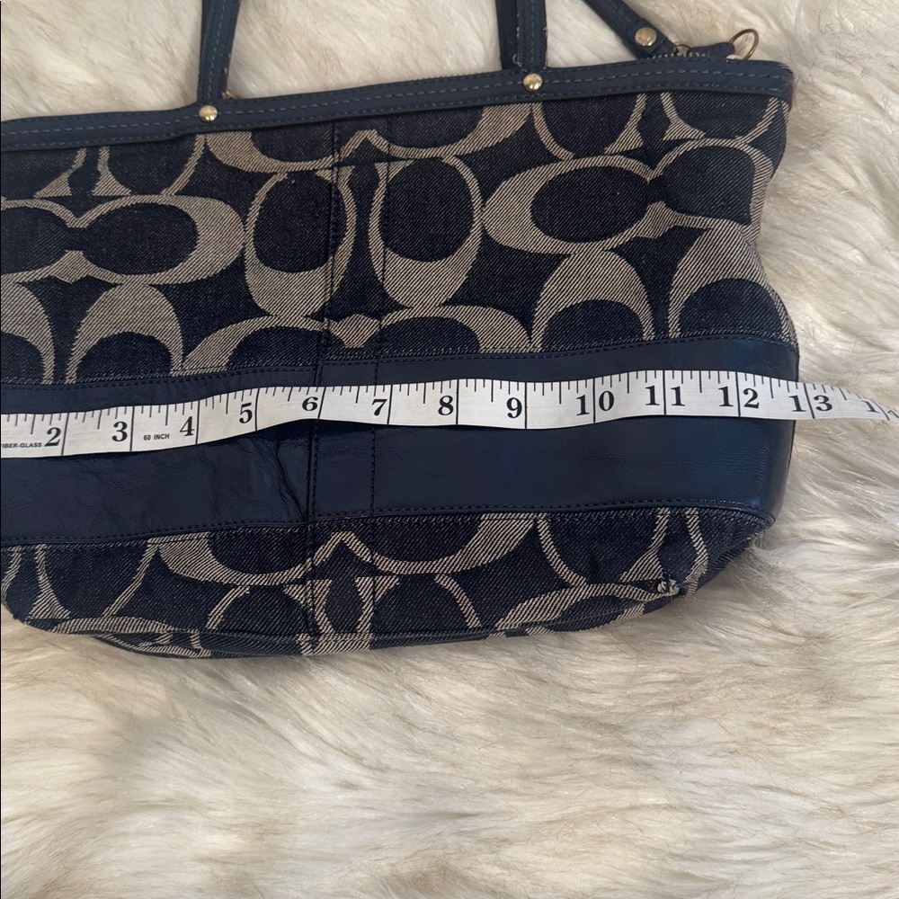 Vintage Coach Signature Denim Tote Bag Navy
Women's Tote Bag . - Picture 10 of 11